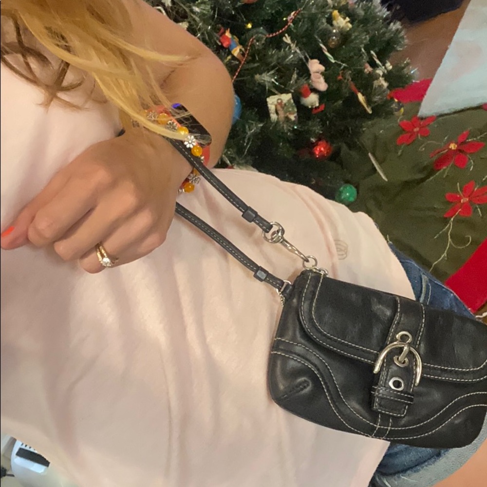 COACH SOHO BLACK LEATHER FLAP BUCKLE WRISTLET